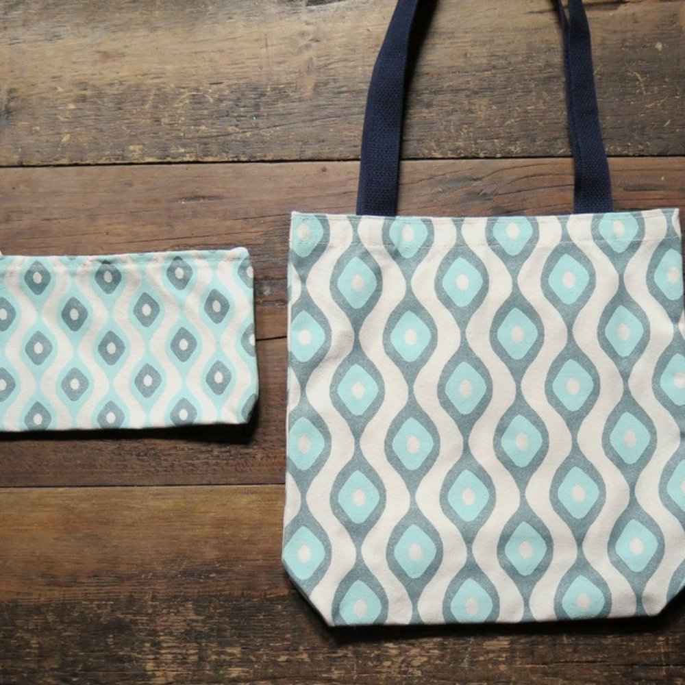 100% recycled cotton canvas tote and pouch set